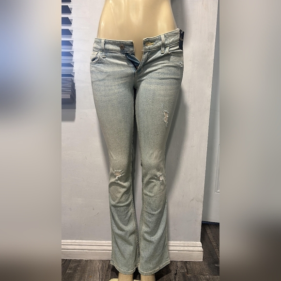 Hollister Women's Light Blue Jeans - Picture 1 of 8
